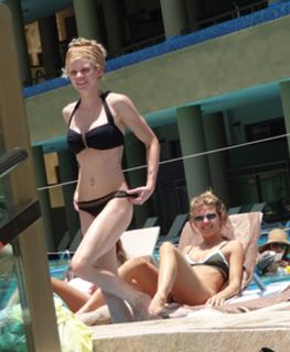 AnnaLynne McCord feet photo thumbnail