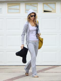 AnnaLynne McCord feet photo thumbnail