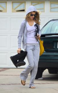AnnaLynne McCord feet photo thumbnail