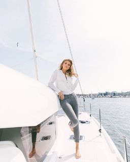 AnnaLynne McCord feet photo thumbnail