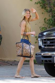 AnnaLynne McCord feet photo thumbnail