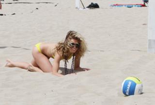 AnnaLynne McCord feet photo thumbnail