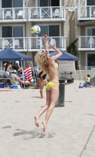AnnaLynne McCord feet photo thumbnail