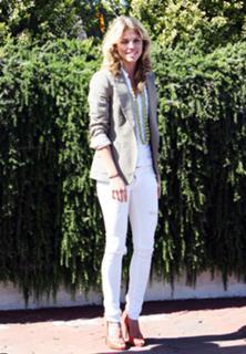 AnnaLynne McCord feet photo thumbnail