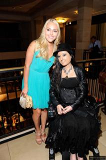 AnnaSophia Robb feet photo thumbnail