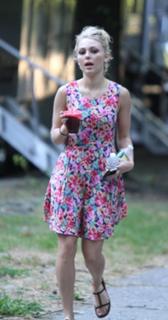 AnnaSophia Robb feet photo thumbnail