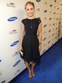AnnaSophia Robb feet photo thumbnail