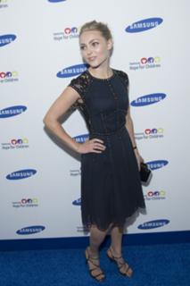 AnnaSophia Robb feet photo thumbnail