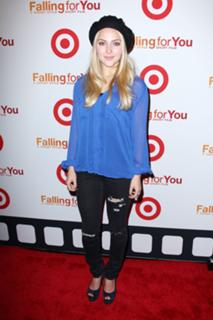 AnnaSophia Robb feet photo thumbnail