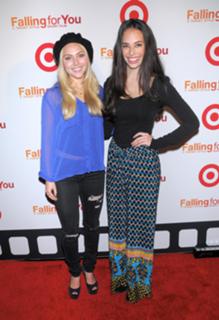 AnnaSophia Robb feet photo thumbnail