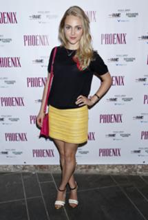 AnnaSophia Robb feet photo thumbnail