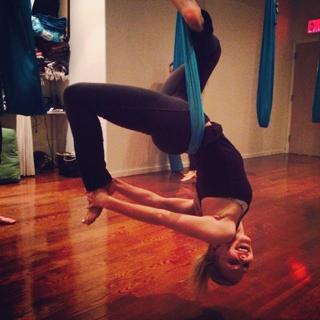 AnnaSophia Robb feet photo thumbnail