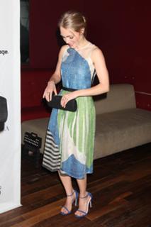 AnnaSophia Robb feet photo thumbnail