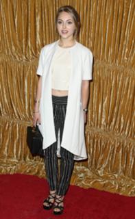 AnnaSophia Robb feet photo thumbnail