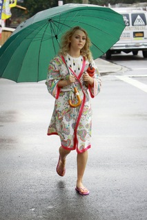 AnnaSophia Robb feet photo thumbnail