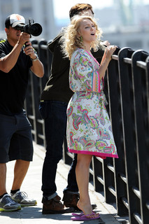 AnnaSophia Robb feet photo thumbnail