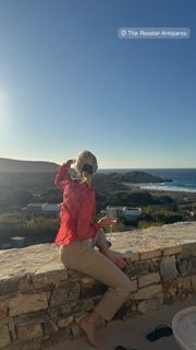 AnnaSophia Robb feet photo thumbnail