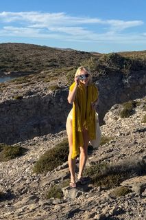 AnnaSophia Robb feet photo thumbnail