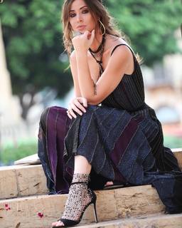 Annabella Hilal feet photo 10