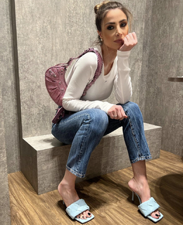 Annabella Hilal feet photo 11