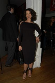 Annabella Sciorra feet photo thumbnail