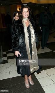 Annabella Sciorra feet photo thumbnail