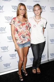 Annabelle Dexter-Jones feet photo 12