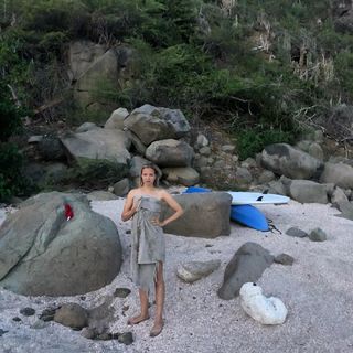 Annabelle Dexter-Jones feet photo 2
