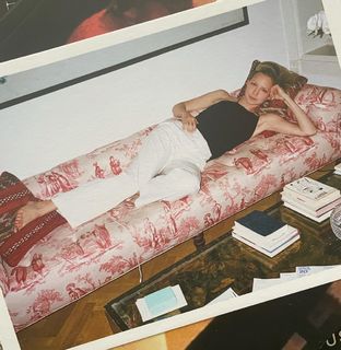 Annabelle Dexter-Jones feet photo 1