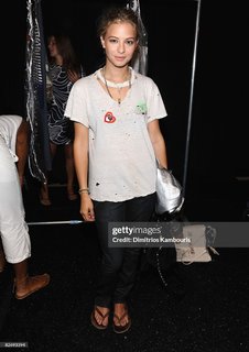 Annabelle Dexter-Jones feet photo 12