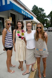 Annabelle Dexter-Jones feet photo 16