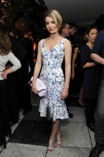 Annabelle Wallis feet photo thumbnail