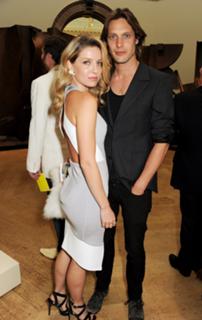 Annabelle Wallis feet photo thumbnail