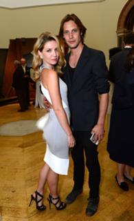Annabelle Wallis feet photo thumbnail