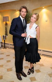 Annabelle Wallis feet photo thumbnail