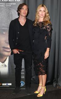 Annabelle Wallis feet photo thumbnail