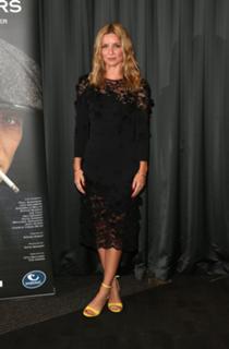 Annabelle Wallis feet photo thumbnail
