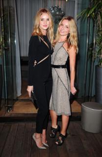 Annabelle Wallis feet photo thumbnail