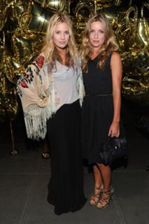 Annabelle Wallis feet photo thumbnail