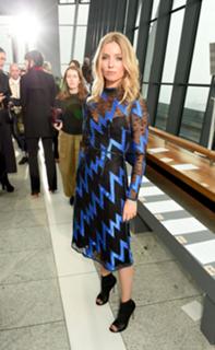 Annabelle Wallis feet photo thumbnail