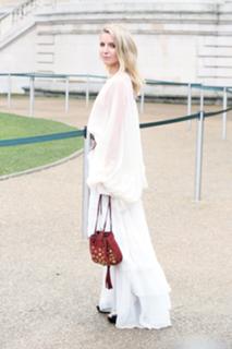 Annabelle Wallis feet photo thumbnail