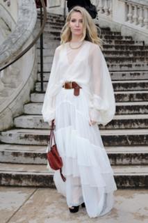 Annabelle Wallis feet photo thumbnail