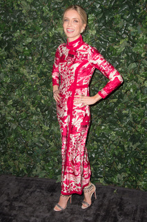 Annabelle Wallis feet photo thumbnail