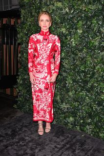 Annabelle Wallis feet photo thumbnail