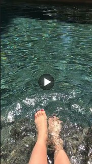 Annabelle Wallis feet photo thumbnail
