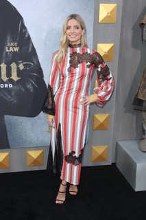 Annabelle Wallis feet photo thumbnail