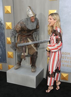 Annabelle Wallis feet photo thumbnail