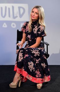 Annabelle Wallis feet photo thumbnail