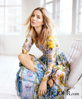 Annabelle Wallis feet photo thumbnail