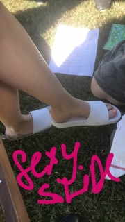 Annabelle Wallis feet photo thumbnail